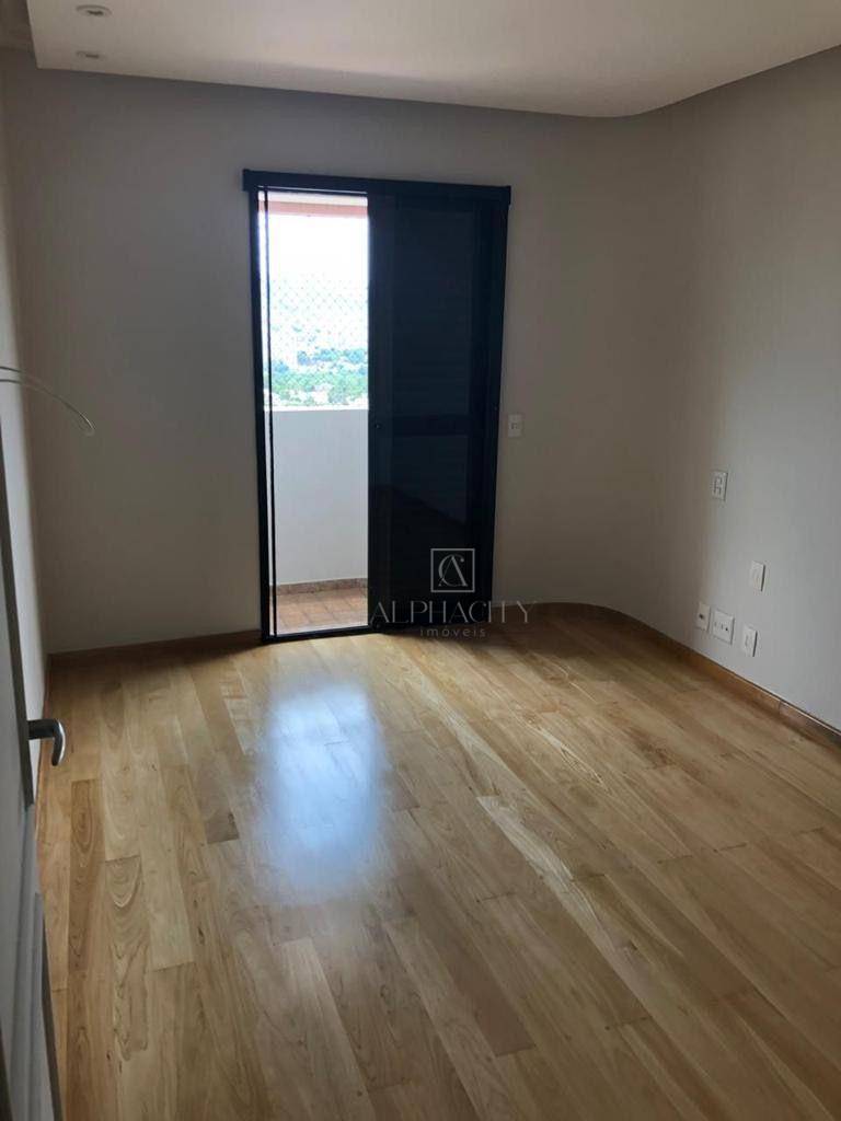 Apartamento para alugar com 4 quartos, 210m² - Foto 22