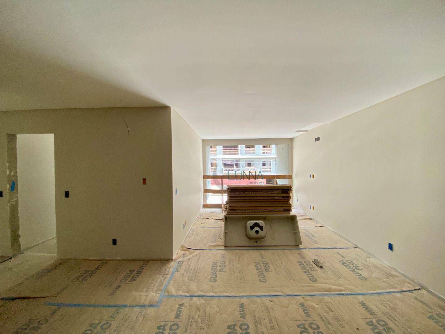 Apartamento à venda com 3 quartos, 151m² - Foto 3