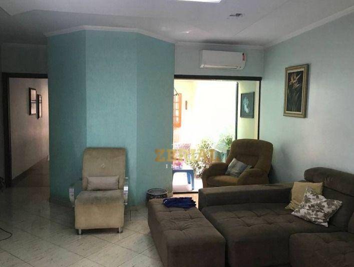 Sobrado à venda com 3 quartos, 220m² - Foto 4