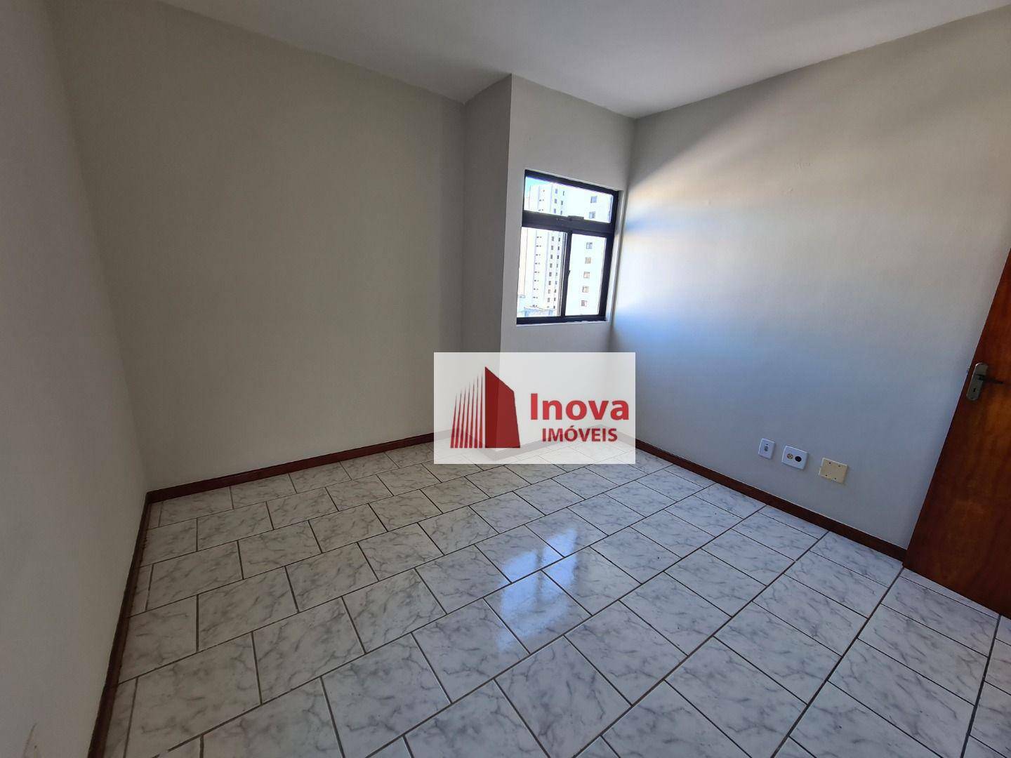 Apartamento à venda com 2 quartos, 70m² - Foto 13