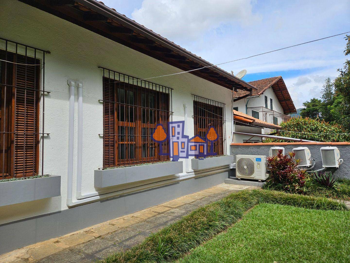 Casa à venda com 4 quartos, 300m² - Foto 56
