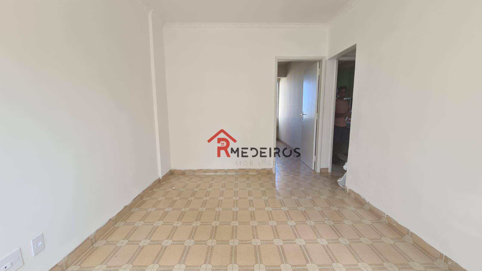 Apartamento à venda com 1 quarto, 40m² - Foto 2