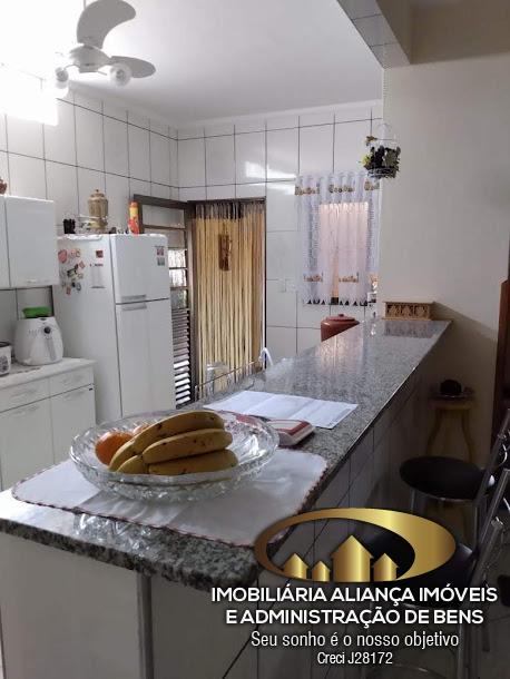 Casa à venda com 3 quartos, 250m² - Foto 12