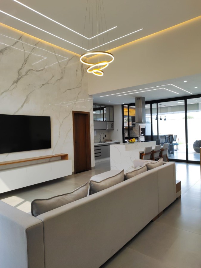 Casa à venda com 3 quartos, 183m² - Foto 2