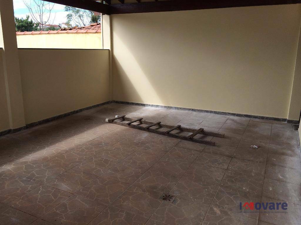 Casa à venda com 3 quartos, 200m² - Foto 15