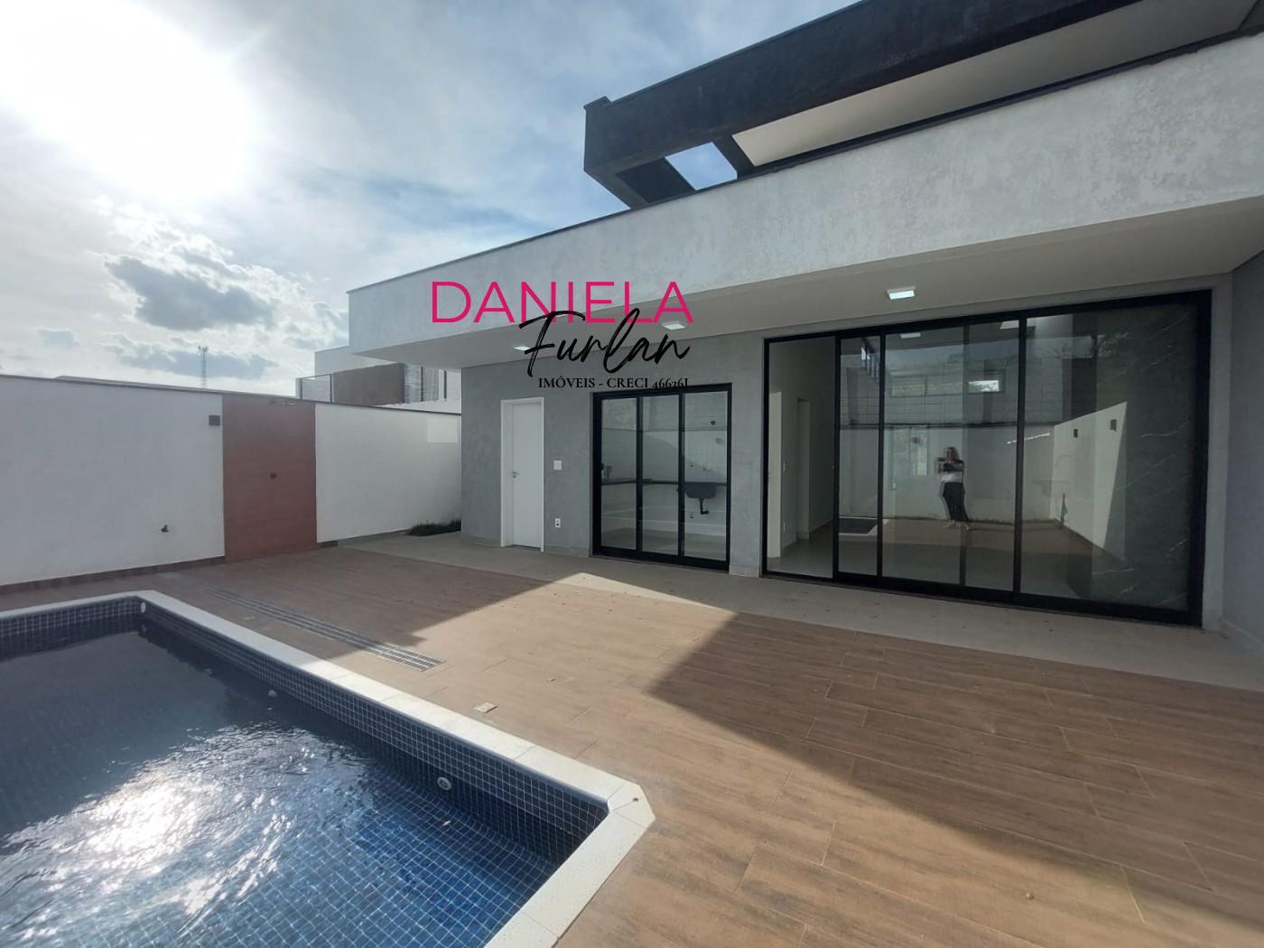 Casa de Condomínio à venda com 3 quartos, 220m² - Foto 1