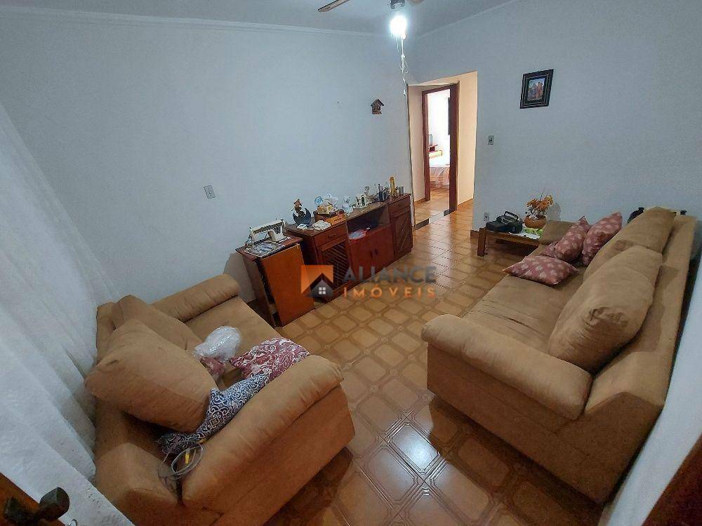 Casa à venda com 3 quartos, 131m² - Foto 4