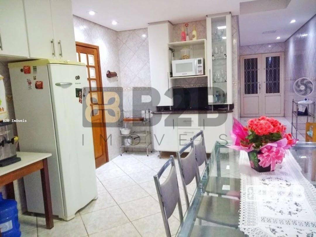 Casa à venda com 5 quartos, 254m² - Foto 6
