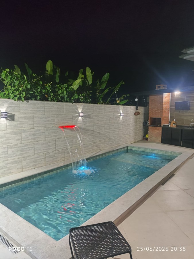 Casa de Condomínio à venda com 4 quartos, 300m² - Foto 1