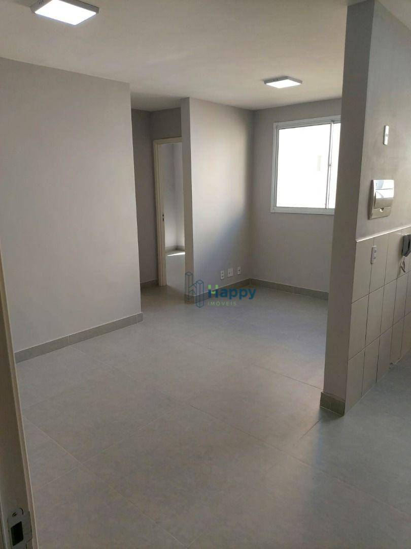 Apartamento para alugar com 2 quartos, 43m² - Foto 4