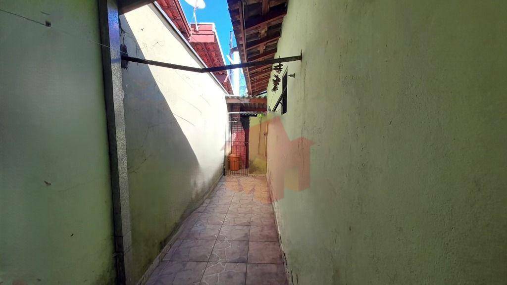 Casa à venda com 4 quartos, 120m² - Foto 15
