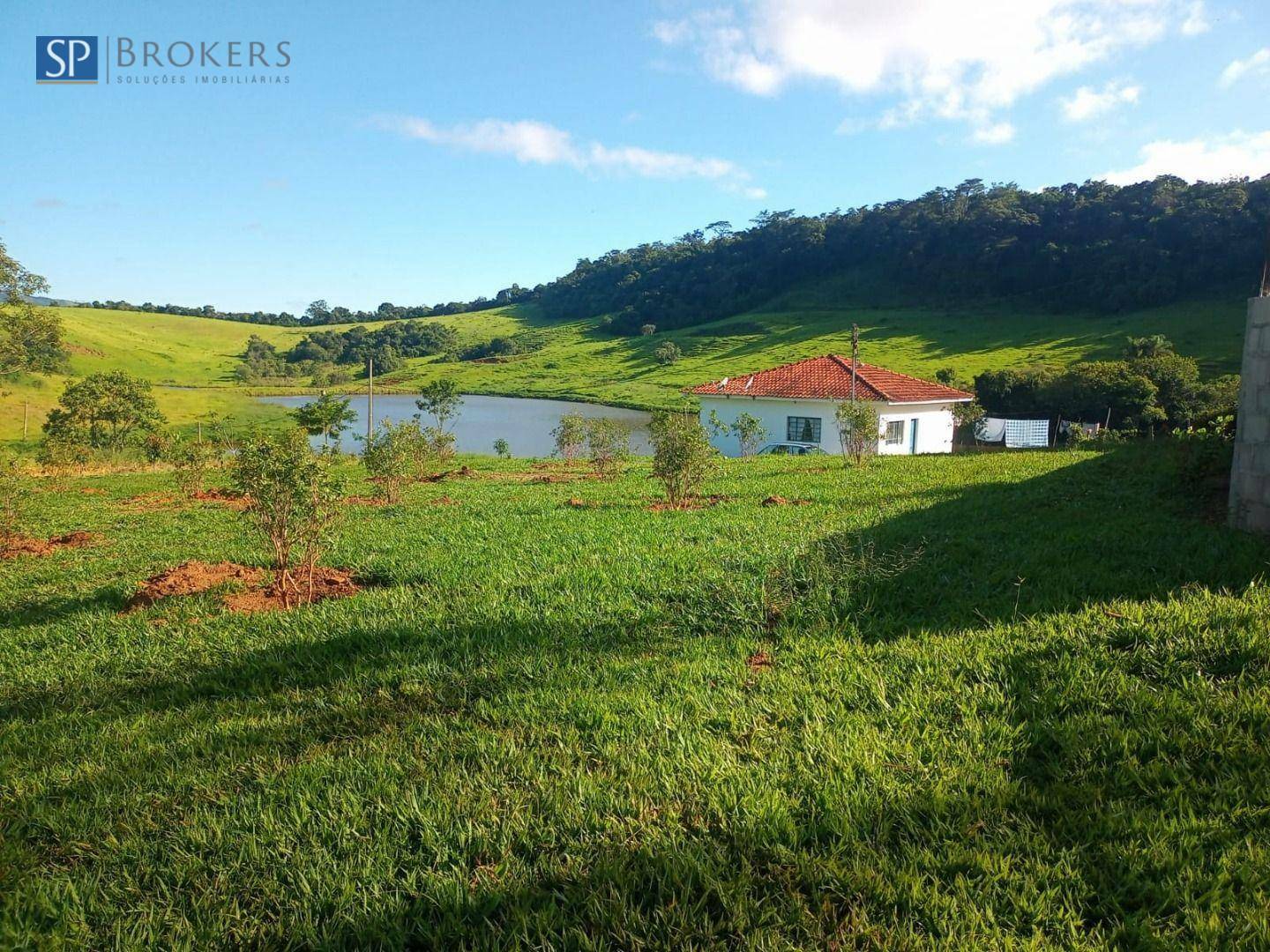 Fazenda à venda com 4 quartos, 400m² - Foto 1