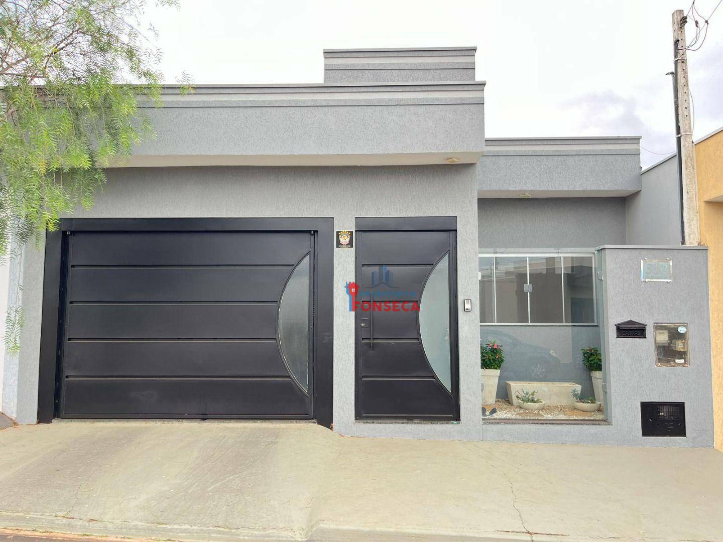 Casa à venda com 3 quartos, 135m² - Foto 1