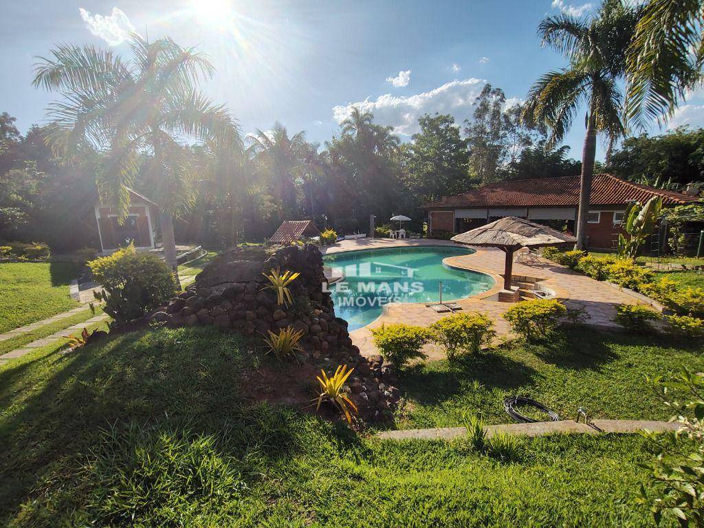 Chácara, 8 quartos, 1 m² - Foto 1