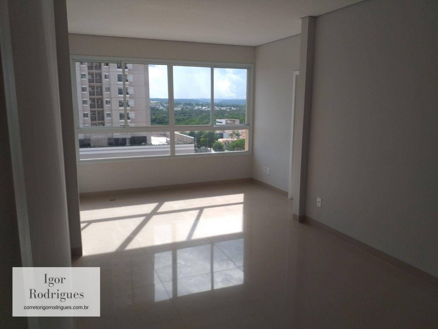 Apartamento à venda com 3 quartos, 137m² - Foto 2