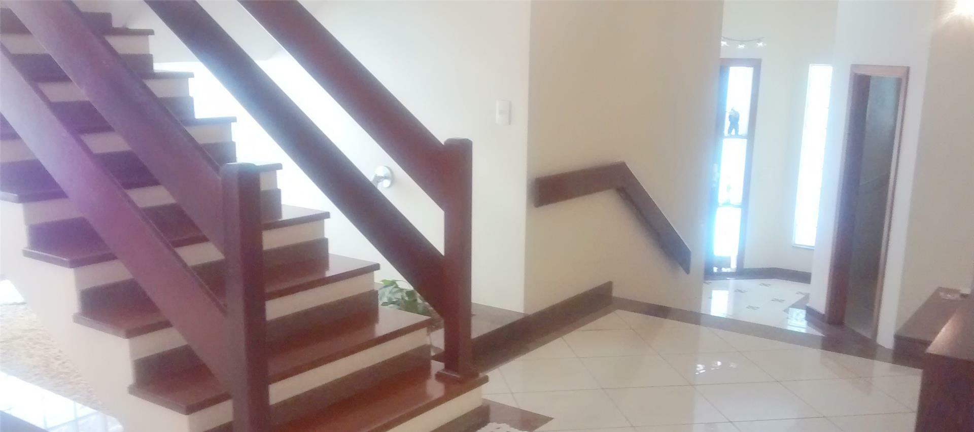 Casa de Condomínio à venda com 4 quartos, 400m² - Foto 14