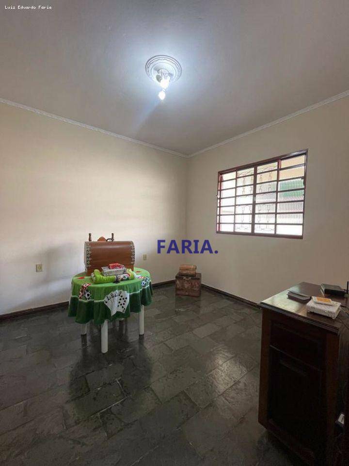 Casa à venda com 3 quartos, 238m² - Foto 7