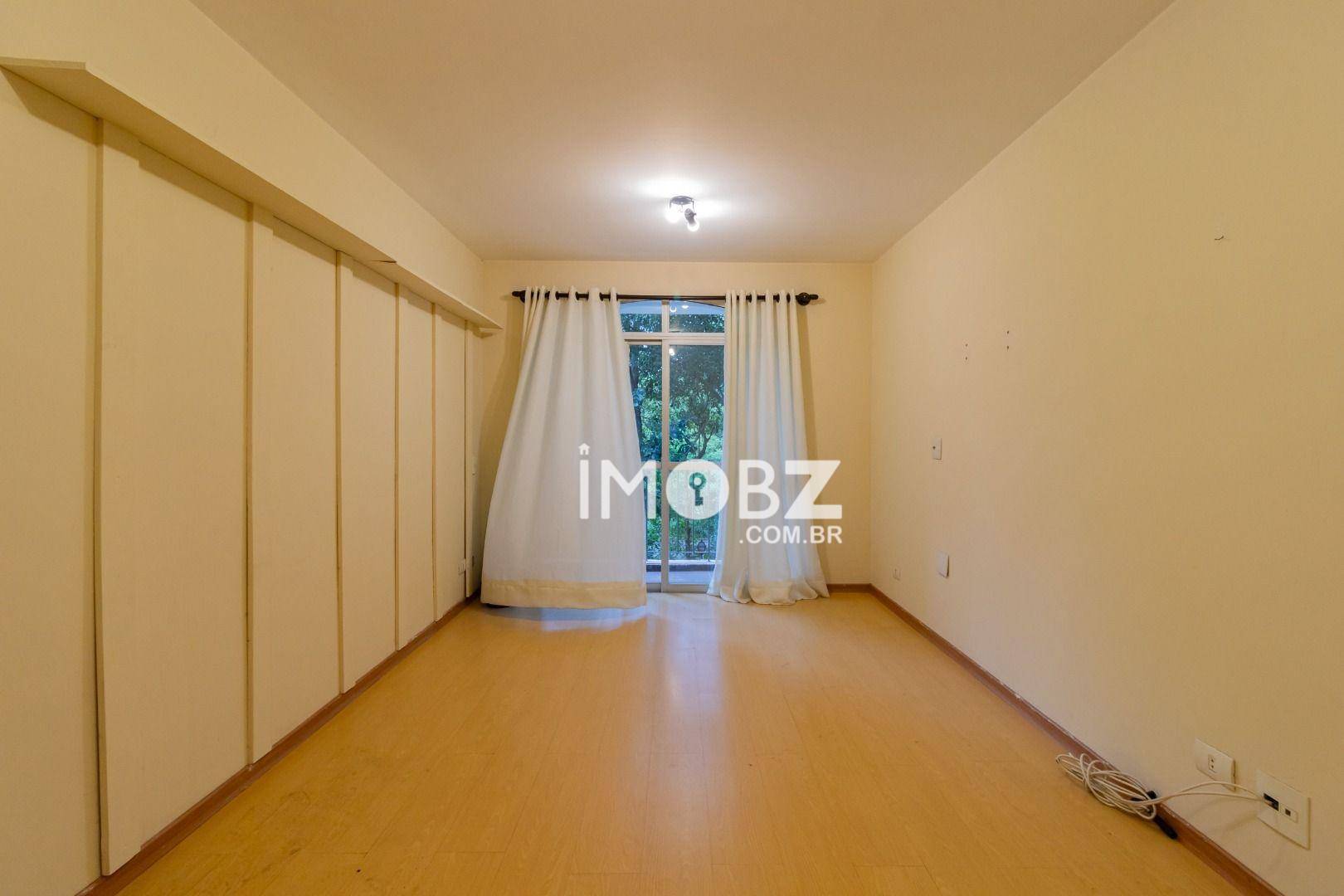 Apartamento à venda com 3 quartos, 75m² - Foto 1