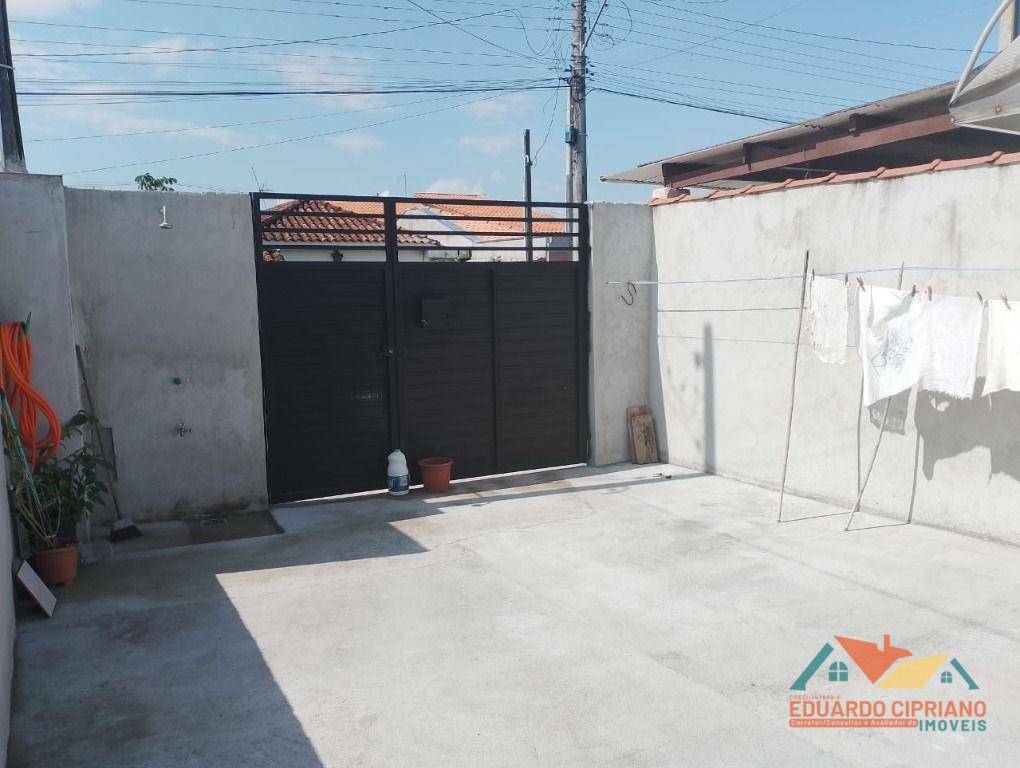 Casa à venda com 2 quartos, 51m² - Foto 4