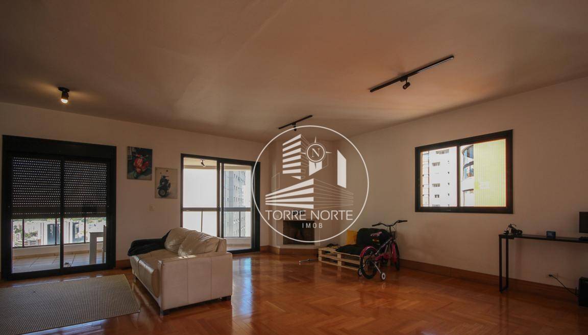 Apartamento à venda com 3 quartos, 160m² - Foto 2