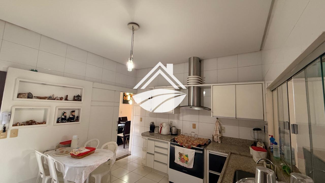 Casa à venda com 4 quartos, 372m² - Foto 25