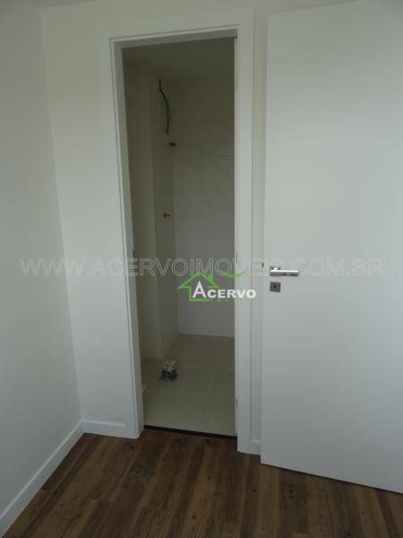 Apartamento à venda com 3 quartos, 171m² - Foto 3