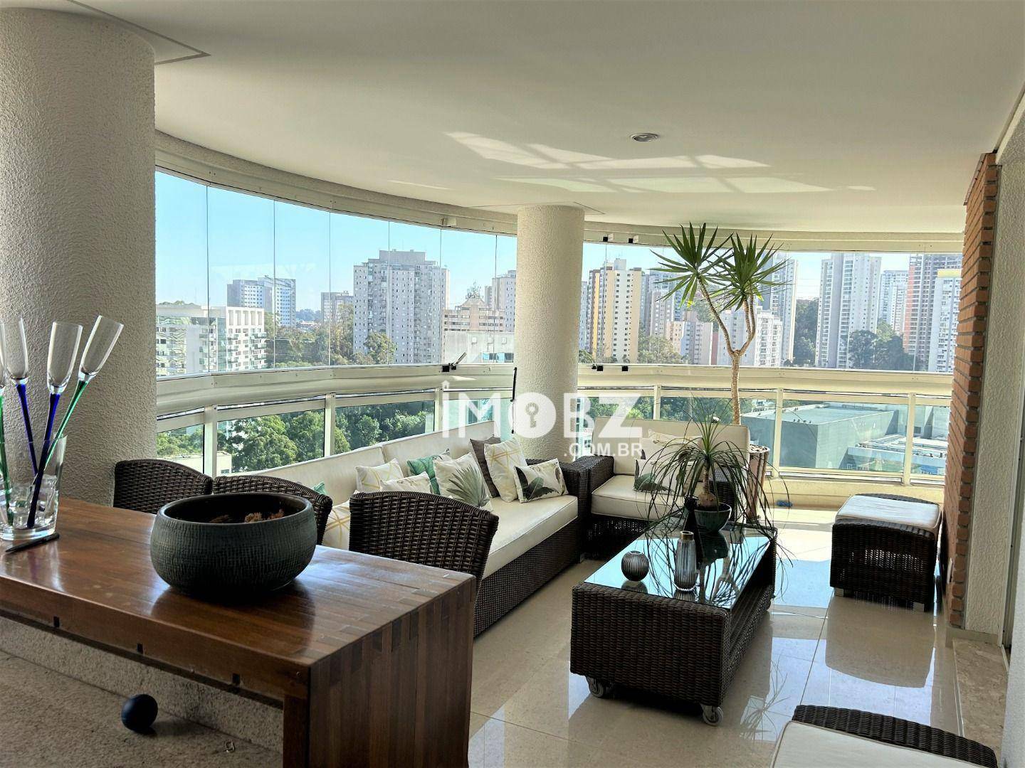 Apartamento à venda com 5 quartos, 260m² - Foto 2