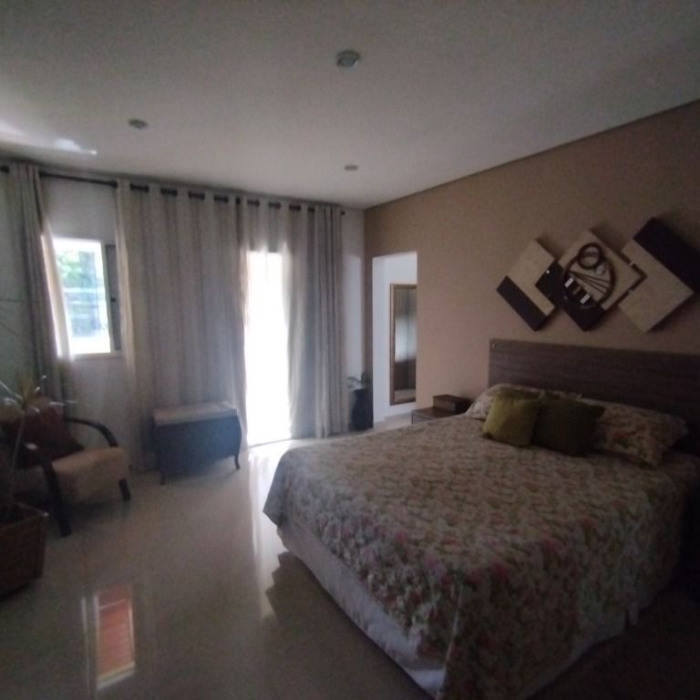 Casa à venda com 4 quartos, 267m² - Foto 19