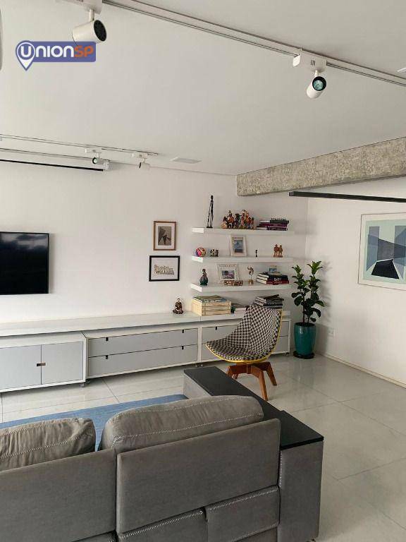 Apartamento à venda com 4 quartos, 196m² - Foto 2