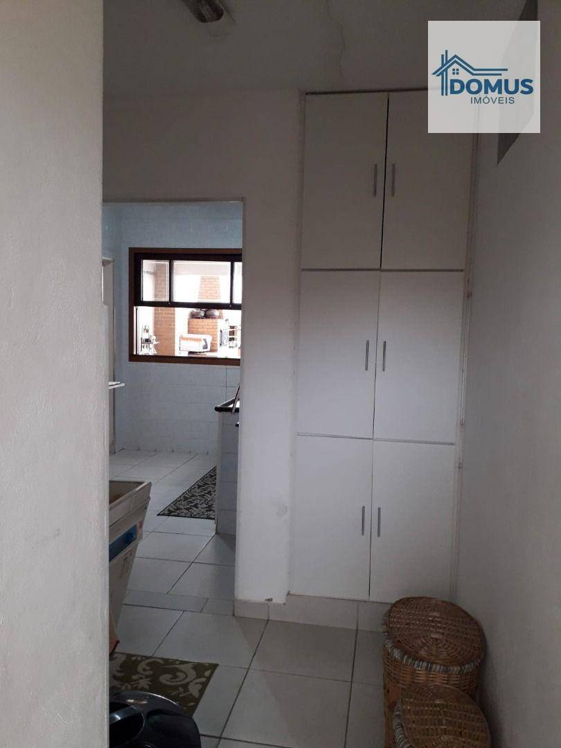 Casa à venda com 4 quartos, 220m² - Foto 9