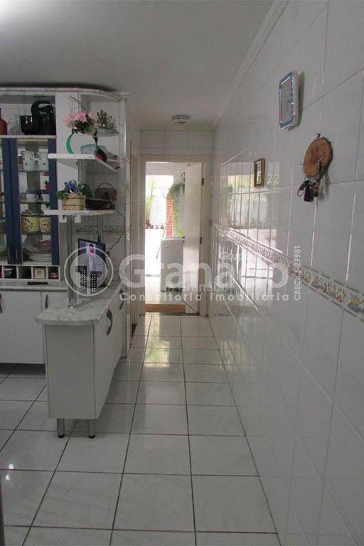 Sobrado à venda com 4 quartos, 300m² - Foto 5