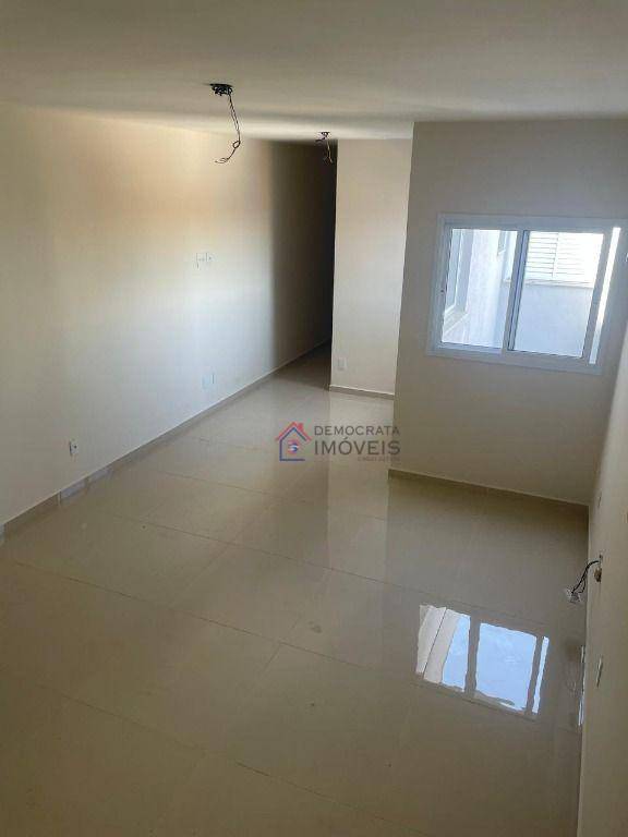 Apartamento à venda com 2 quartos, 67m² - Foto 2