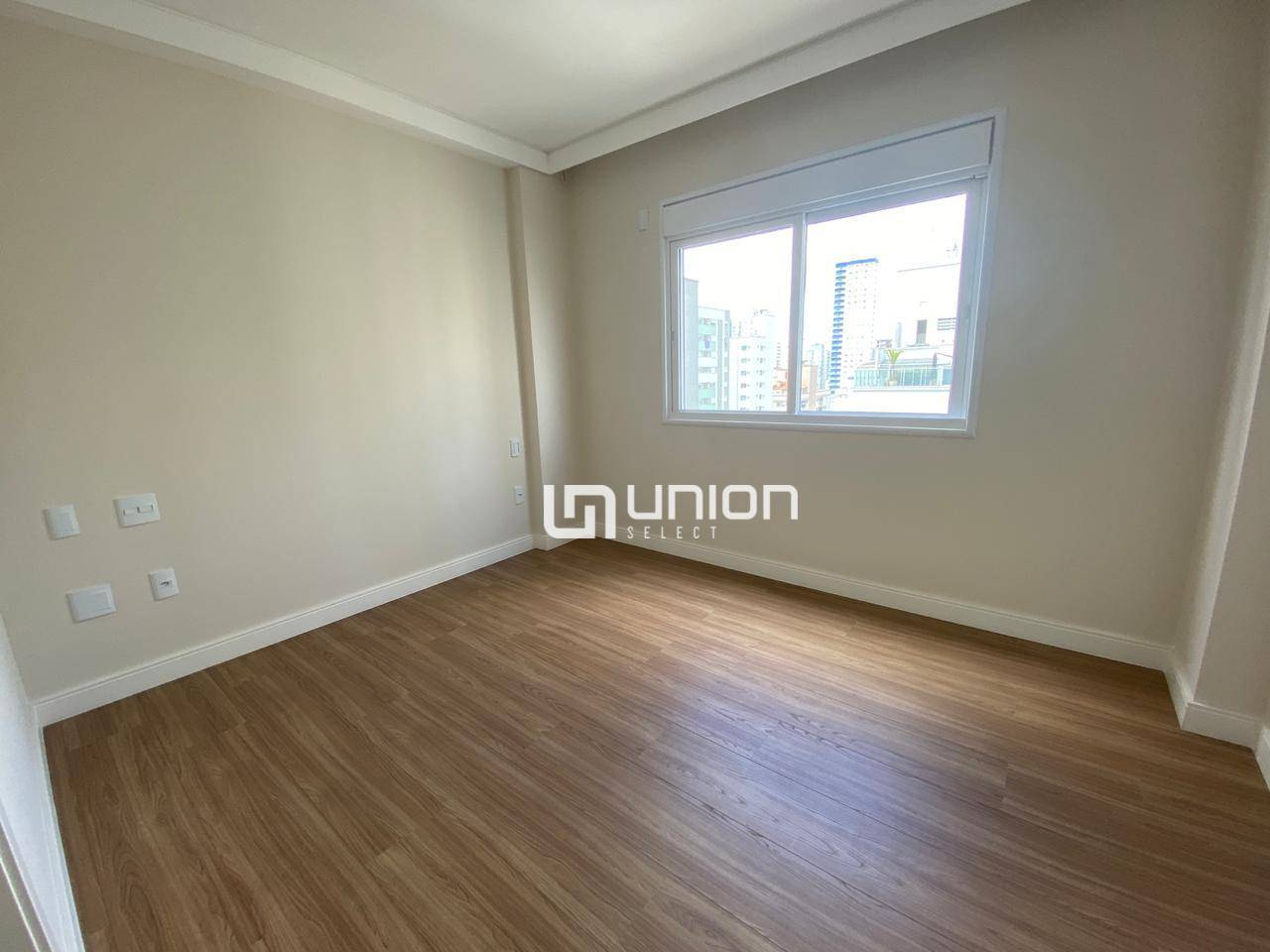 Apartamento à venda com 3 quartos, 141m² - Foto 12