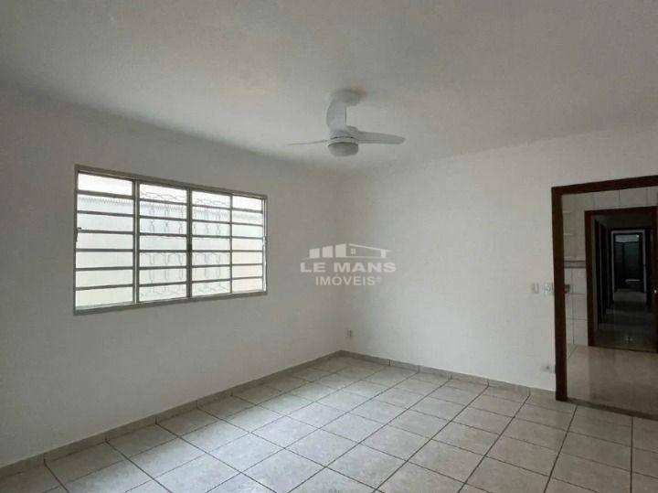 Casa para alugar com 3 quartos, 100m² - Foto 4