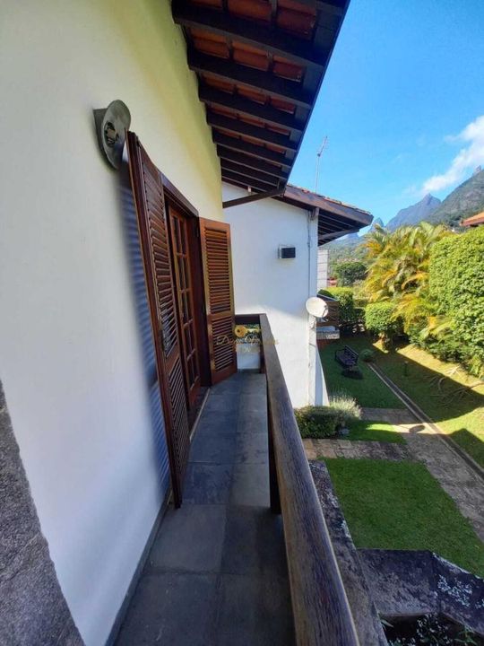 Casa de Condomínio à venda com 5 quartos, 212m² - Foto 27