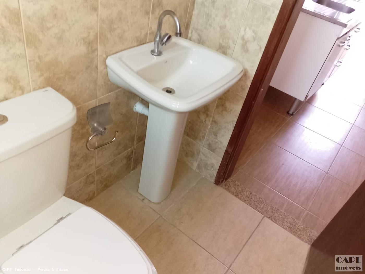 Casa para alugar com 2 quartos, 45m² - Foto 22