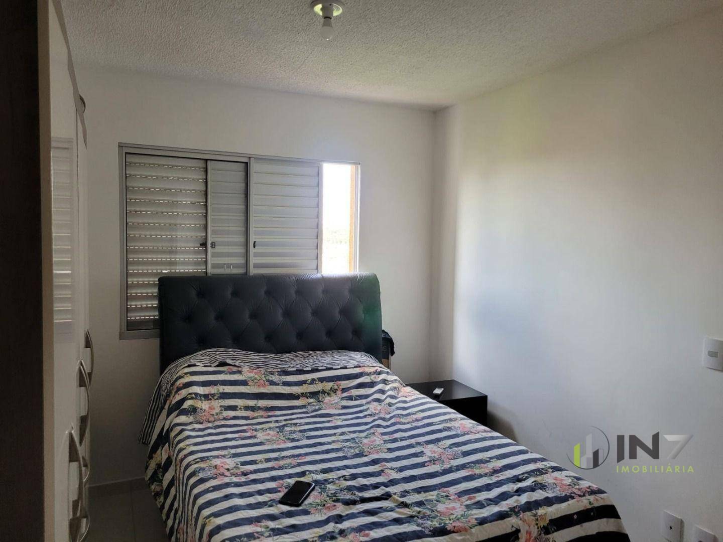 Apartamento à venda com 2 quartos, 63m² - Foto 2