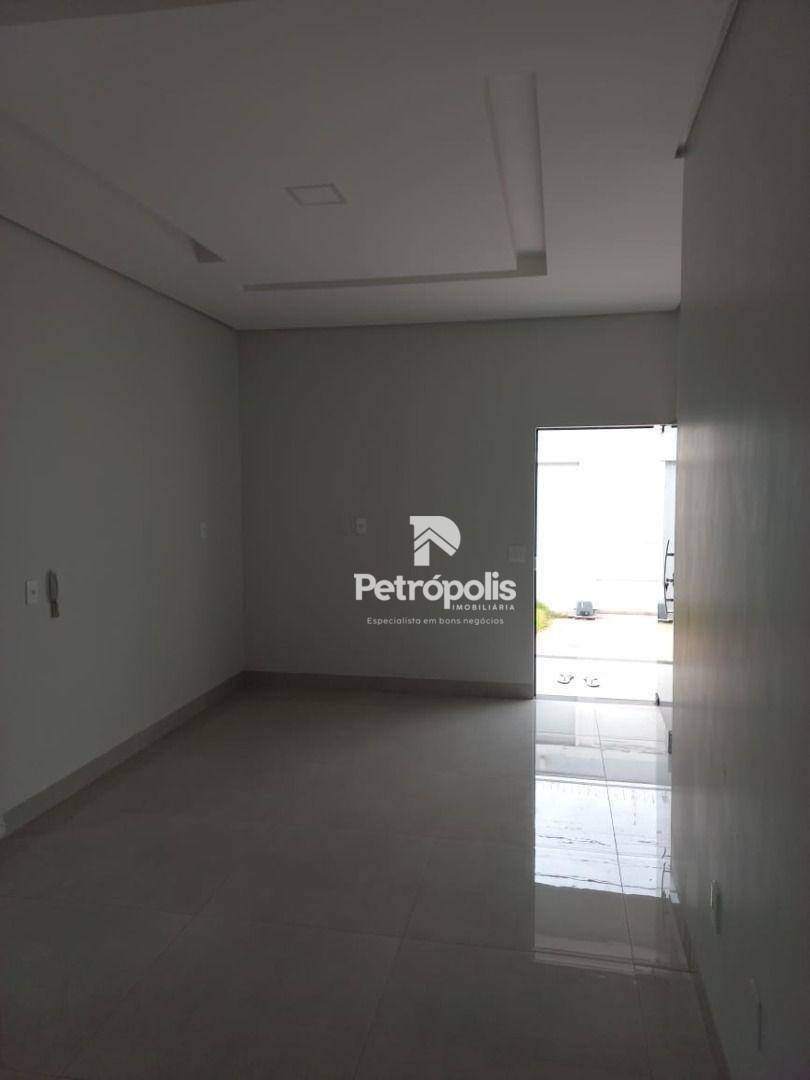 Casa à venda com 3 quartos, 300M2 - Foto 2