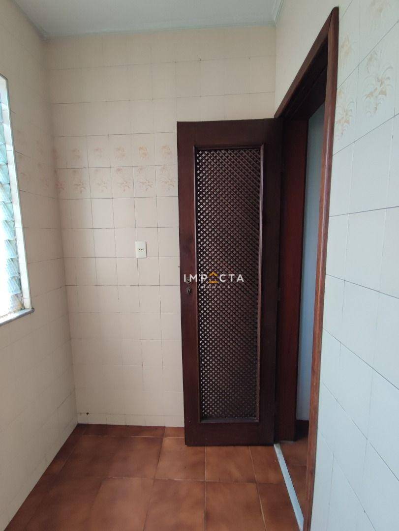 Apartamento à venda com 3 quartos, 180m² - Foto 13