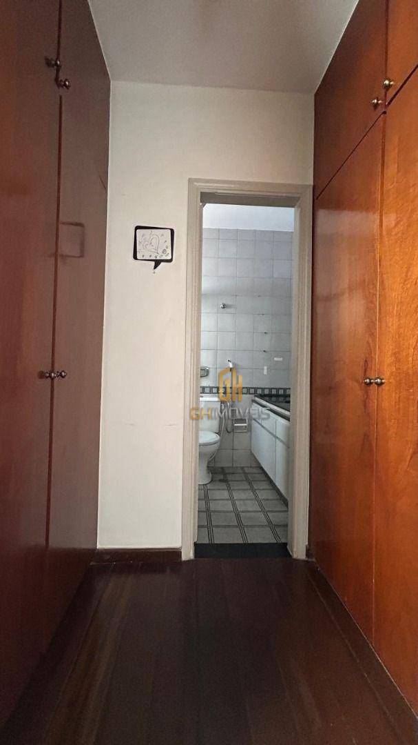 Apartamento à venda com 3 quartos, 221m² - Foto 17