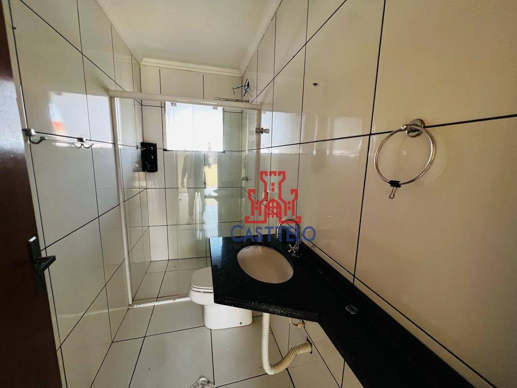 Casa à venda com 4 quartos, 250m² - Foto 14