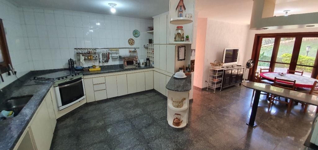 Casa de Condomínio à venda e aluguel com 3 quartos, 400m² - Foto 31