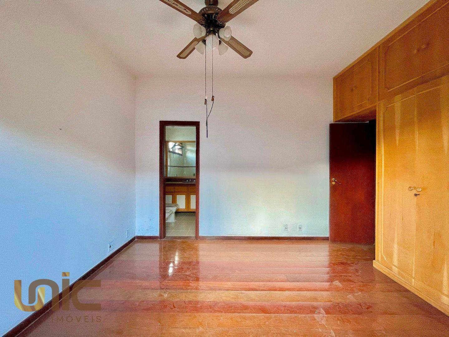 Casa de Condomínio à venda com 5 quartos, 212m² - Foto 26