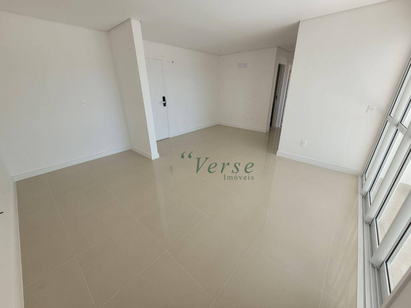 Apartamento à venda com 2 quartos, 77m² - Foto 3