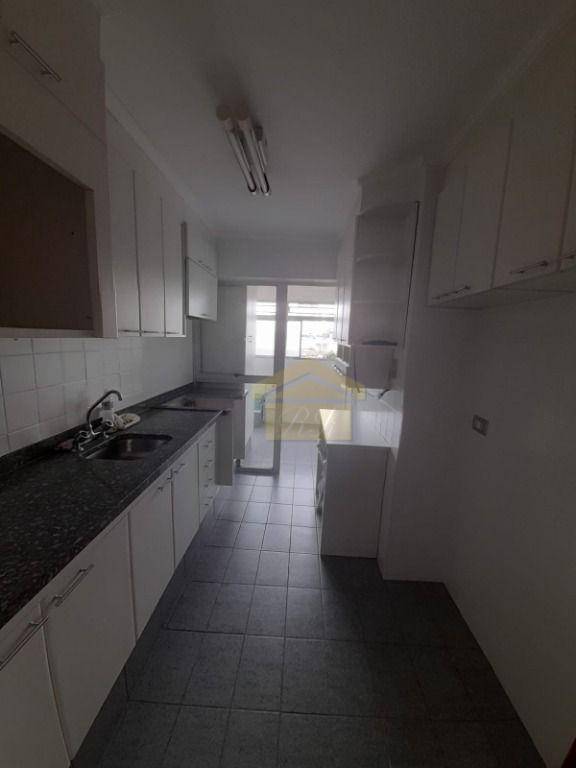 Apartamento à venda com 3 quartos, 68m² - Foto 4