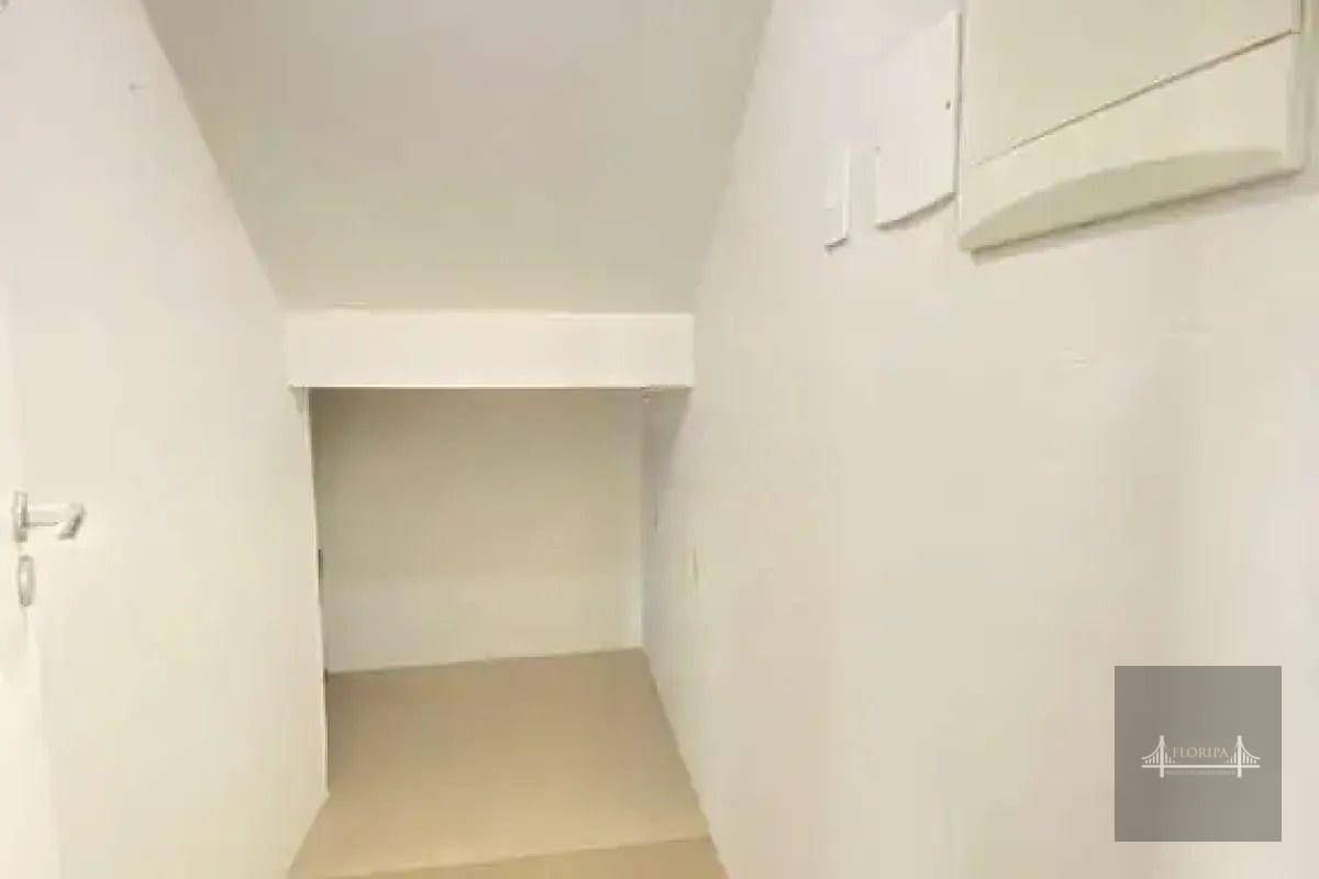 Casa de Condomínio à venda com 4 quartos, 385m² - Foto 12