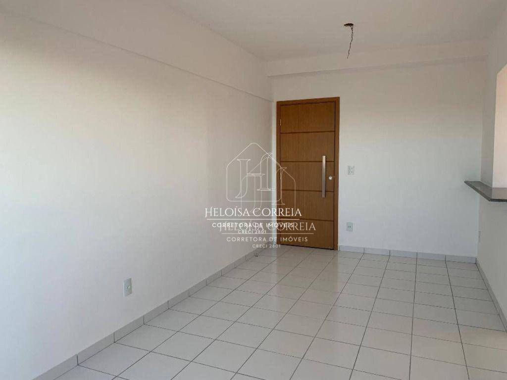 Apartamento à venda com 3 quartos, 75m² - Foto 2