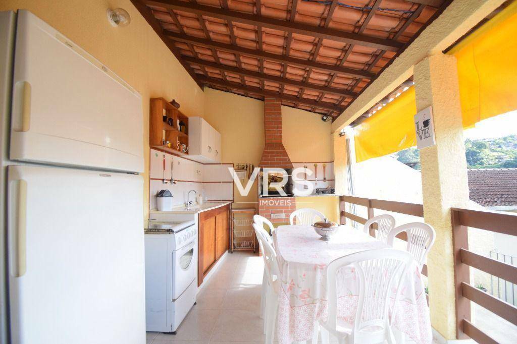 Casa à venda com 5 quartos, 203m² - Foto 41