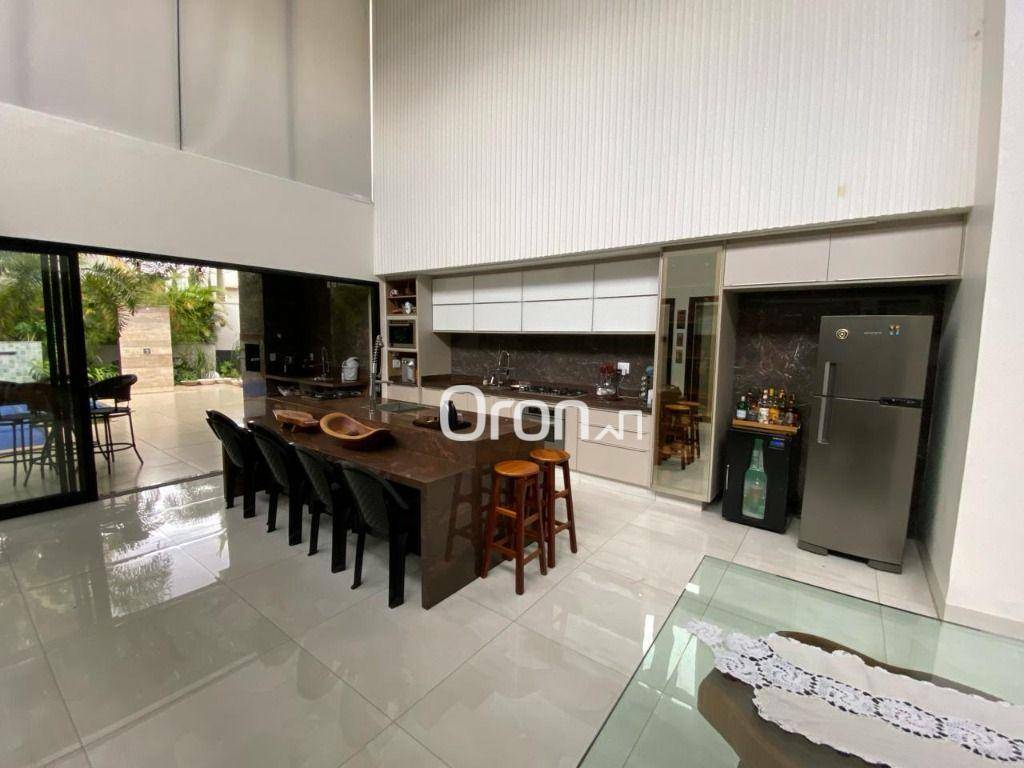 Sobrado à venda com 4 quartos, 350m² - Foto 2