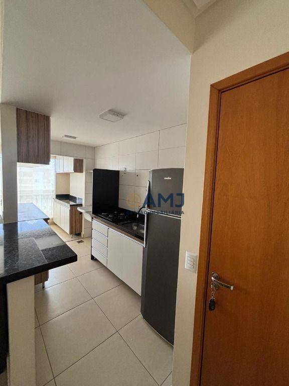 Apartamento à venda com 2 quartos, 67m² - Foto 4